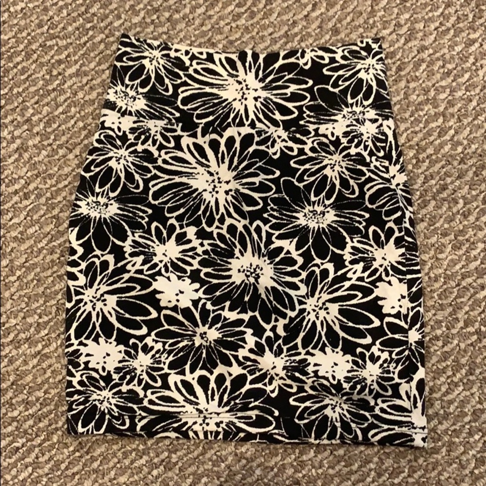 Floral Pattern Bodycon Skirt